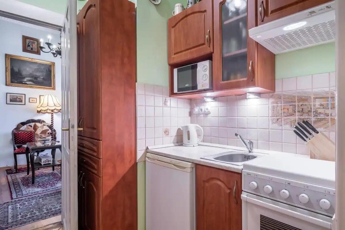 Apartment Market *