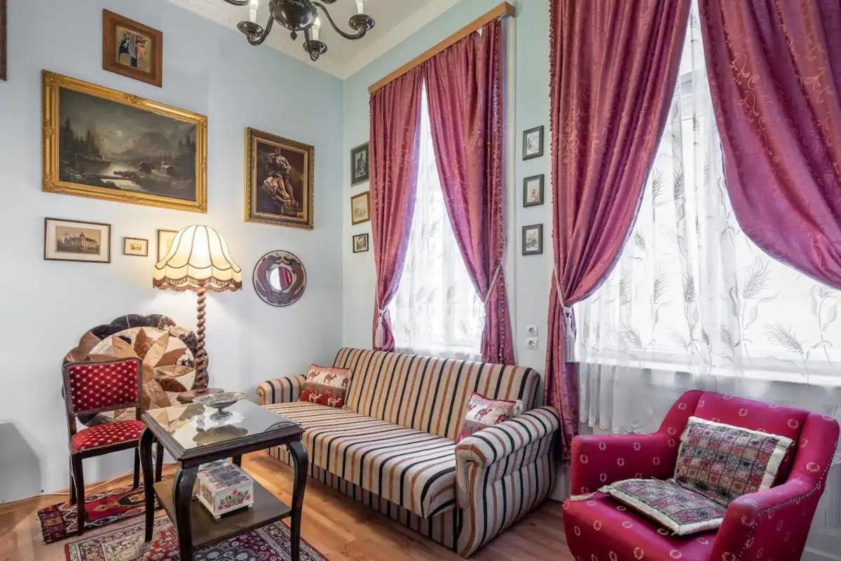 Market Apartment